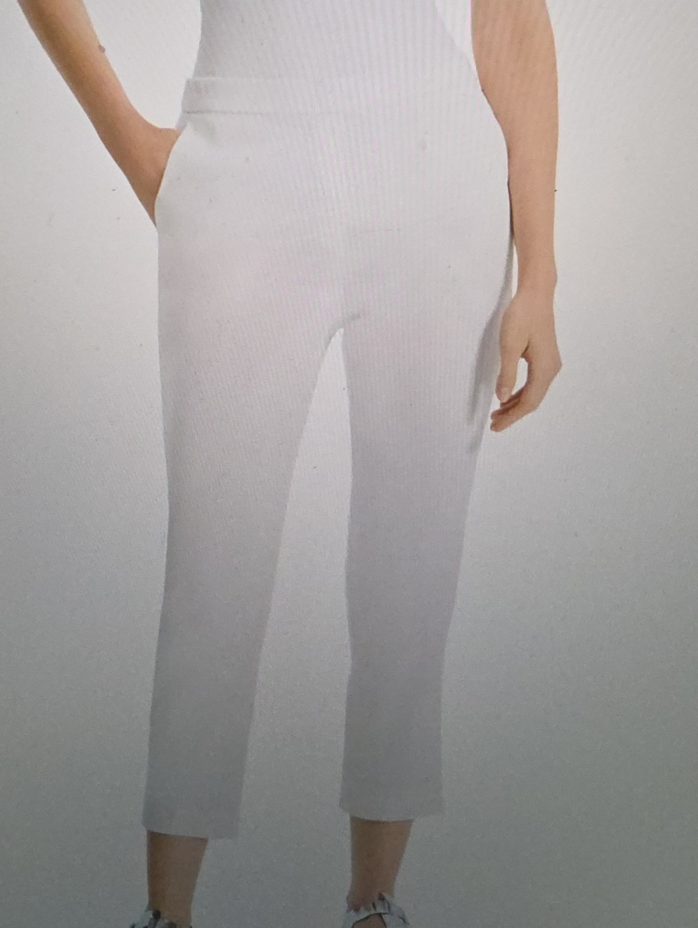 Theory Treeca White Cropped Pull-On Knit Pants Size 00